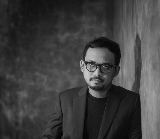 Timoteus Anggawan Kusno; ganador del premio Han Nefkens y LOOP