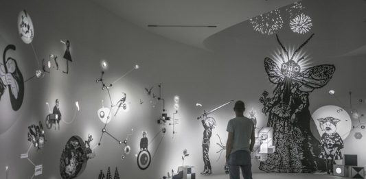 Último mes para ver «Años Luz: Mécaniques Discursives» en LABoral