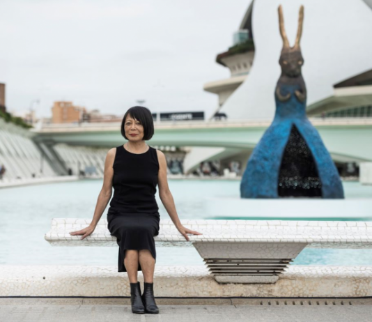 Leiko Ikemura interviene la Ciutat de les Arts i les Ciències (València)