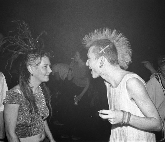 Una exposición fotográfica de Terence Donovan documenta la cultura rave inglesa