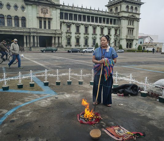 Gervasio Sánchez presenta su proyecto ‘Activistes per la vida’ en València