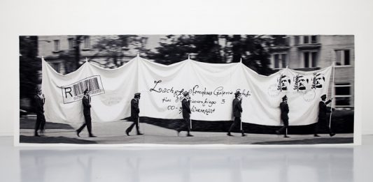 Tres instalaciones de Goshka Macuga en la Fundació Antoni Tàpies (Barcelona)