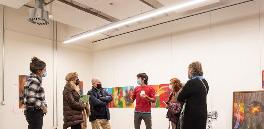 Los artistas residentes en Tabakalera abren las puertas de sus estudios