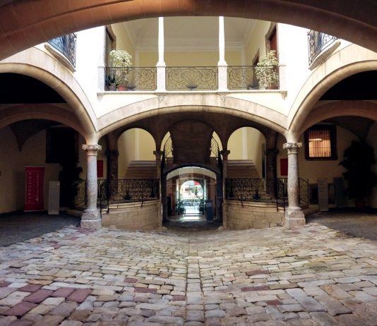 exibart.es destaca: dos convocatorias curatoriales nuevas