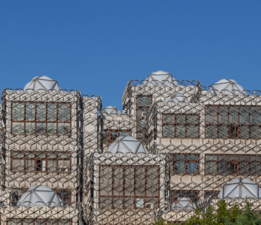 Manifesta 14: 77 artistas y un programa de 100 días en Pristina