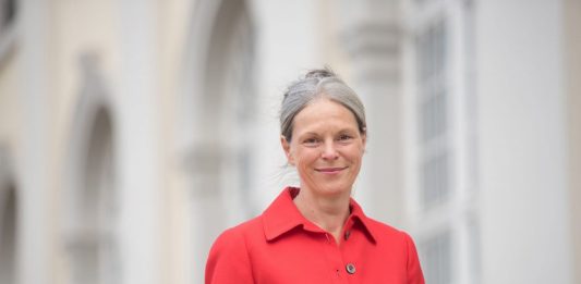 Debido a una polémica antisemita, dimite la directora general de Documenta