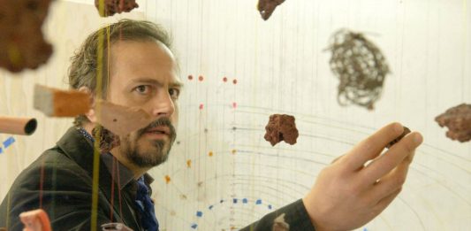 Damián Ortega imparte un taller en el Centro Botín (Santander)