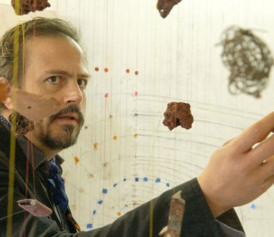 Damián Ortega imparte un taller en el Centro Botín (Santander)