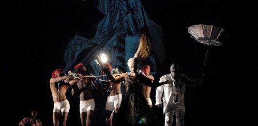 Presentación del comisario y coreógrafo Jay Pather en La cocina del MACBA