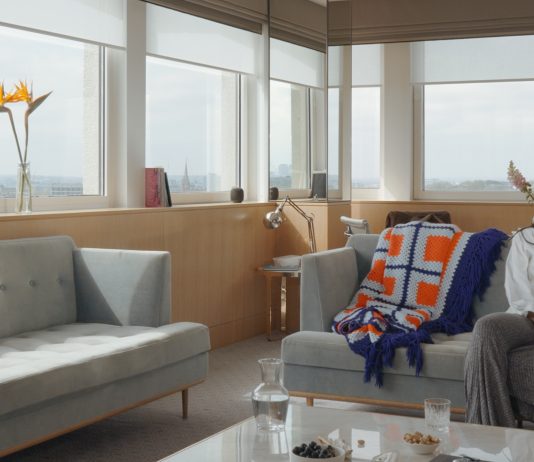 La galería Cordova (Barcelona) celebra la obra de Deborah Joyce Holman