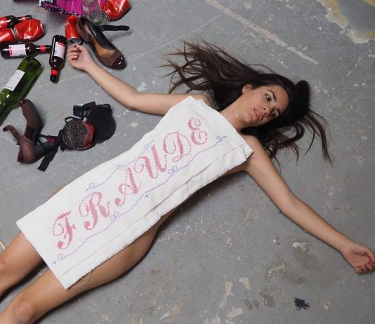 ‘Fragmentos de una loca’, nueva pieza de la dramaturga Mireia Juanals en L’Ateneu L’Harmonia (Barcelona)