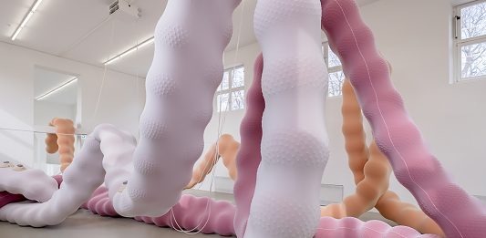 El Centro Botín (Santander) celebra la obra de Eva Fàbregas