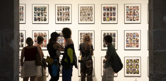 Santa Mònica (Barcelona) acoge ‘Ple de forats’