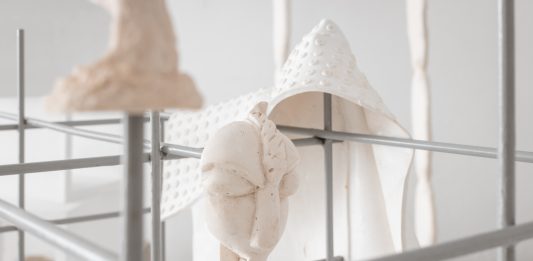 Últimos días para ver la exposición de Nicolás Laiz Placeres en MIAC – Castillo de San José (Lanzarote)