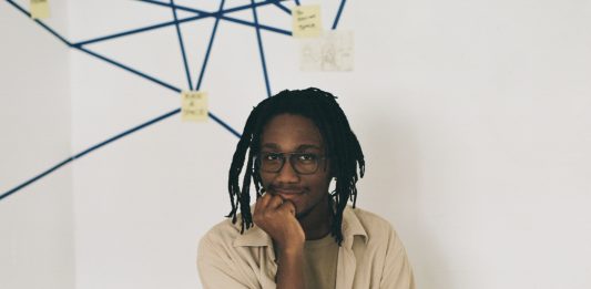 exibart.es entrevista: Lebo Kekana, el acto de saludar informalmente