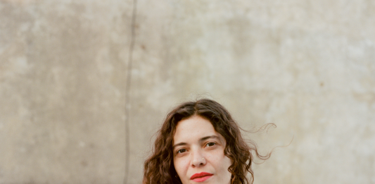 Alaa Mansour; ganadora de la Beca de Producción de Videoarte 2023