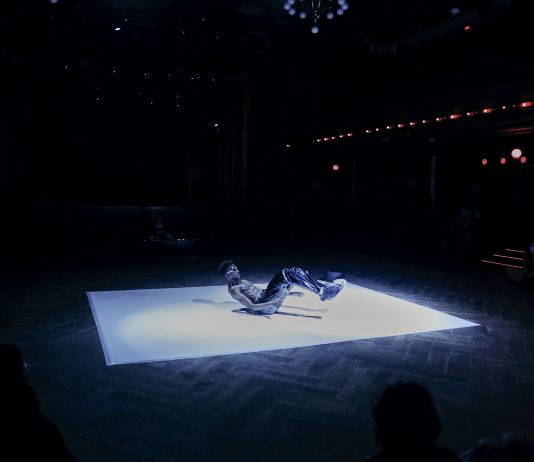 exibart.es entrevista: Naiara Lasa (Sala Apolo) y Juan Ruiz (Sidecar), sobre CLUBS Art a la pista