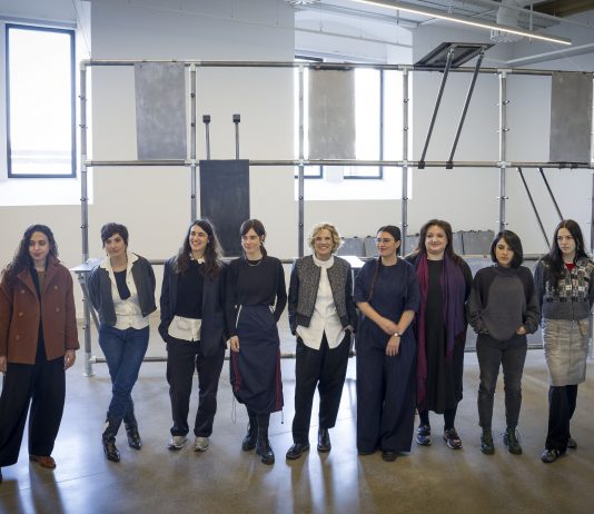 ‘Larruak Eta Izurrak’ aterriza en Tabakalera (Donostia) y pone el foco en la escultura contemporánea