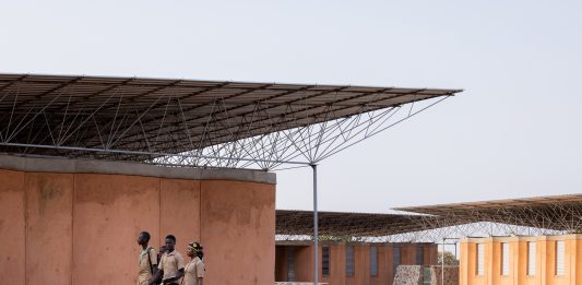 El Museo ICO (Madrid) acoge la primera retrospectiva en España del fotógrafo de arquitectura Iwan Baan