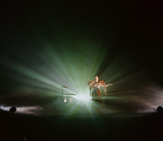 exibart.es destaca: Adelaida presenta su creación sonora, ‘Muérdago,’ en Sónar