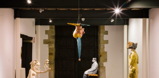 Escultura española contemporánea en la Torre de Don Borja (Santillana del Mar)