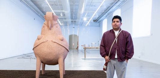 Escultura y memoria: La obra de Gabriel Chaile en Tabakalera (San Sebastián)