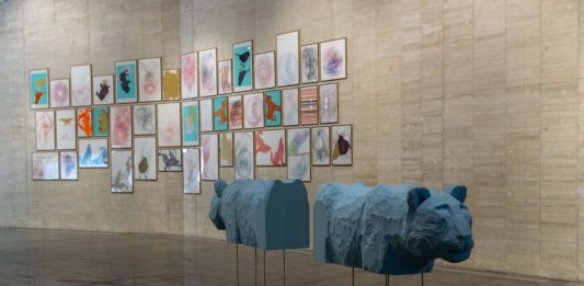 Últimos días de ‘Sangre en oro’, de María Luisa Fernández, en el MUSAC (León)