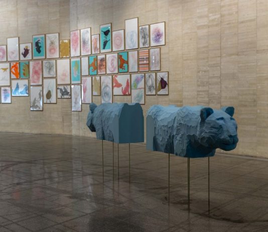 Últimos días de ‘Sangre en oro’, de María Luisa Fernández, en el MUSAC (León)