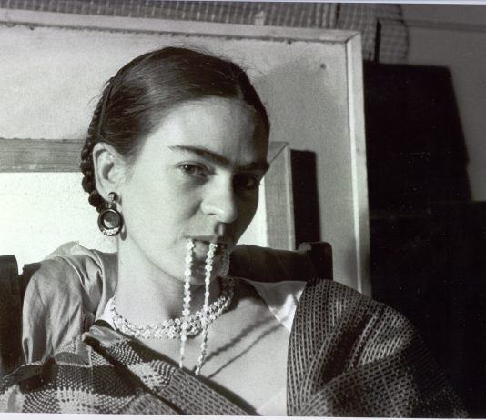 Carla Gutierrez – ‘Frida’
