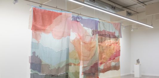 Tabakalera (San Sebastián) inaugura el año con ‘Eremu magnetiko lehor bat’