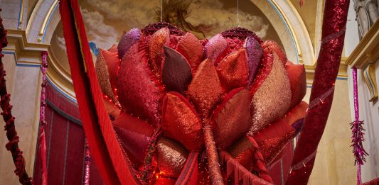 Se inaugura la exposición ‘Flamboyant. Joana Vasconcelos’ en el Palacio de Liria (Madrid)