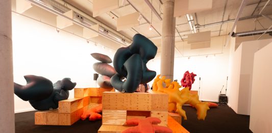 Tabakalera (San Sebastián) presenta ‘birika bezain elastikoa’ de Anna Irina Russell