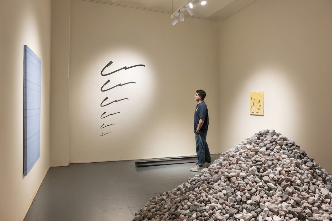 ‘Colección’https://www.exibart.es/repository/media/2025/05/Vistas-exposición-Colección-4-1068x712.jpg
