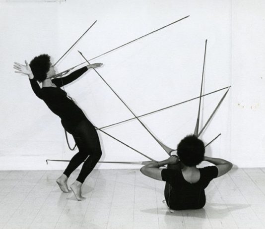 Cuerpo, escultura y comunidad: Senga Nengudi y Maren Hassinger en el IVAM (Valencia)