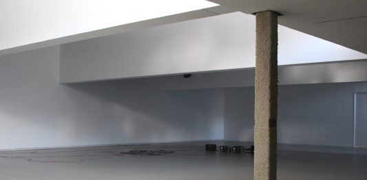 Josu Bilbao interviene el espacio arquitectónico con ‘h’ en Artium Museoa (Vitoria-Gasteiz)