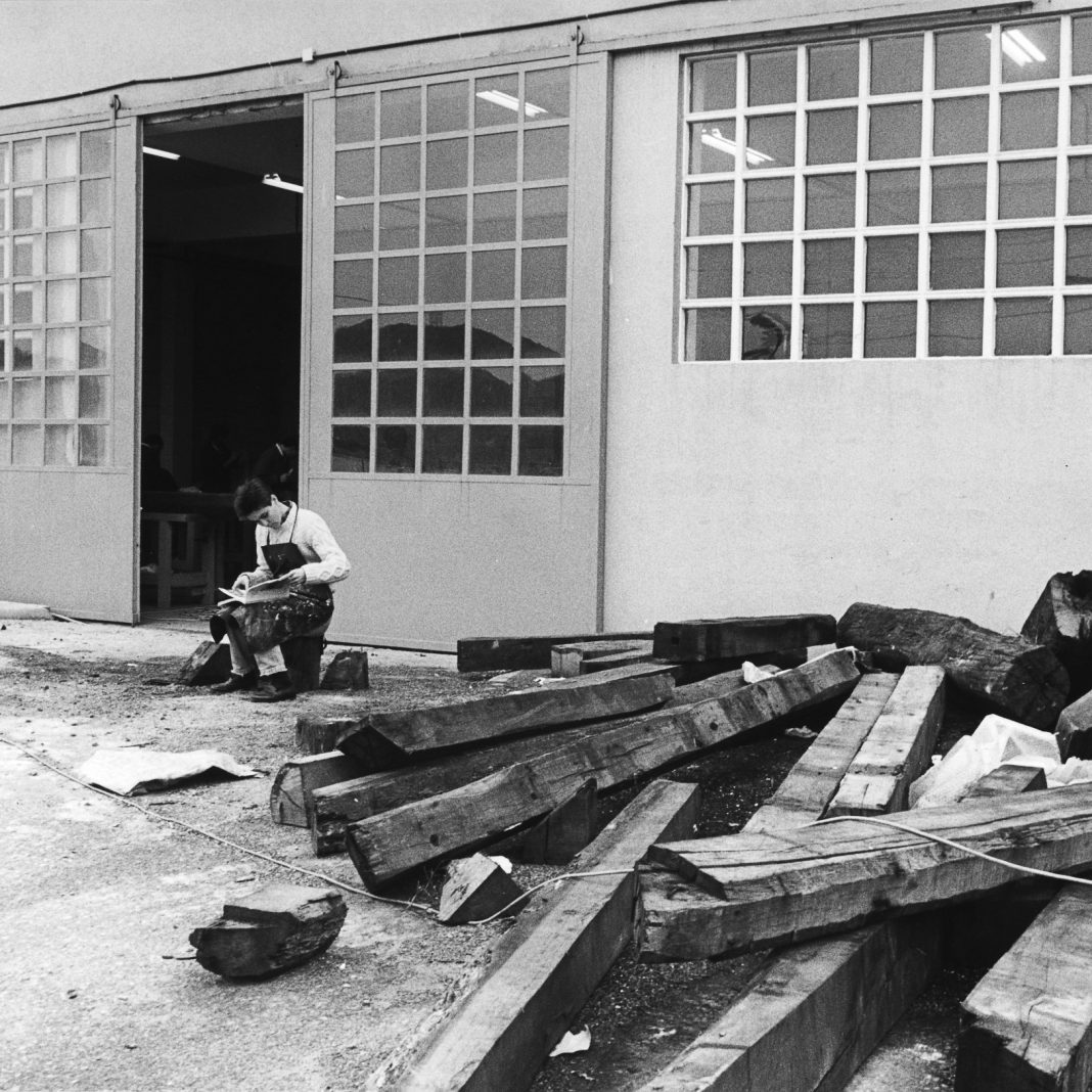 ‘Artelekun zehar. 1987-2002’https://www.exibart.es/repository/media/2025/07/00-arteleku-isabel-azkarate-1-1068x1068.jpg