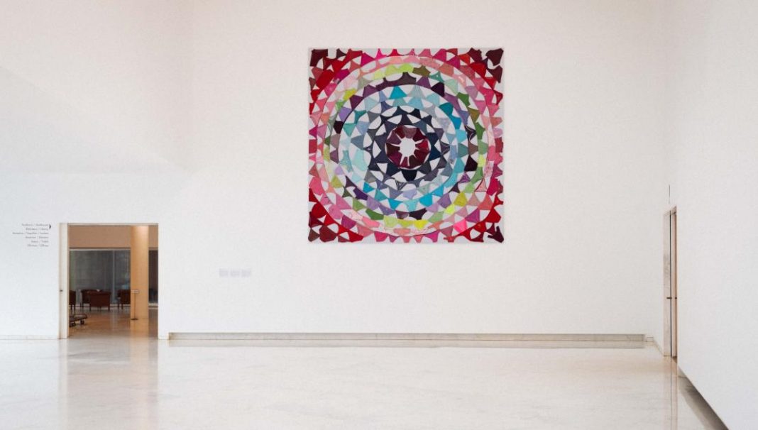 Pilar Albarracín – ‘Mandala (Arc en ciel)’https://www.exibart.es/repository/media/2025/07/CONVERSA-PILAR-ALBARRACIN-1024-1-1068x606.jpg