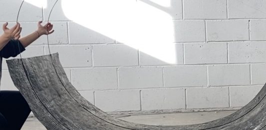 La Capella (Barcelona) inaugura ‘Repeat Bend Coincide’ e ‘Insania’, dos inmersiones en la materialidad del cuerpo y la tecnología