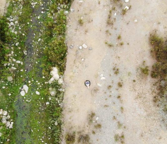 Últimos días para ver la videoinstalación de Estefanía Muñoz sobre el agua como memoria y escasez en Lo Pati (Amposta)