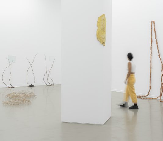 ‘Oro tejido con paja’: Elena Mendizabal y Joan Rom en La Casa Encendida (Madrid)