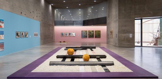 Kapwani Kiwanga transforma el C3A (Córdoba), con su instalación ‘The Worlds We Tell: Threshold’