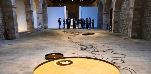 Materia, memoria y repetición: apertura de temporada en La Capella (Barcelona)