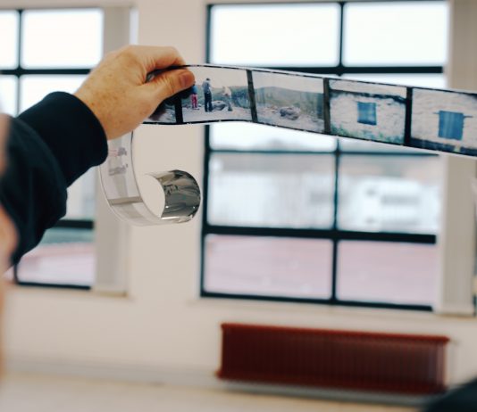 VI Programa de Residencias Artísticas del Centro de Arte FMJJ, la Universidade da Coruña y NORMAL