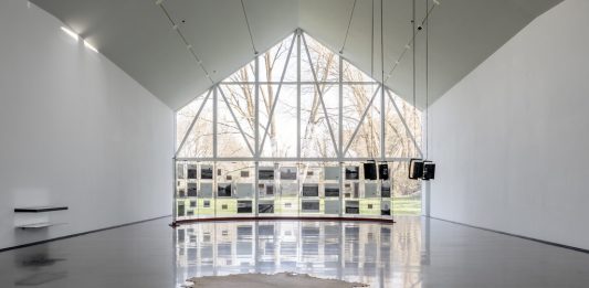 Kimia Kamvari en la Fundación Cerezales Antonino y Cinia con ‘Anverso y reverso’