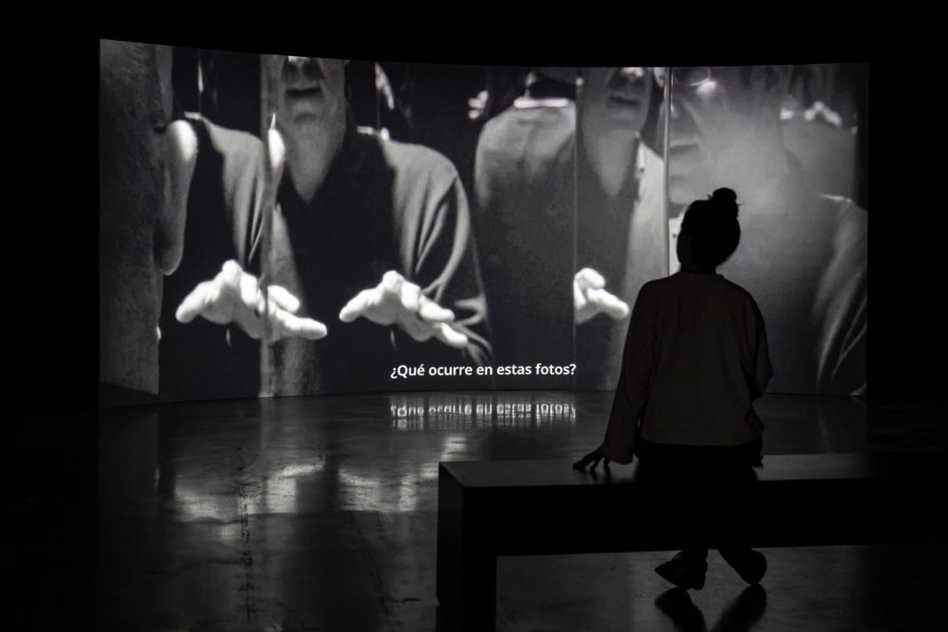 Hoda Afshar – ‘The Fold’https://www.exibart.es/repository/media/2026/04/621684799_1293153566179870_3401738025708311331_n-1068x712.jpg