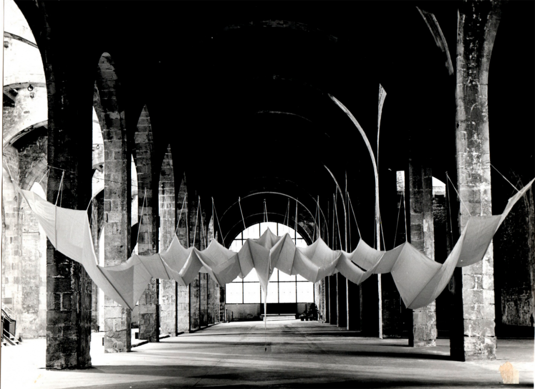 Aurèlia Muñoz – ‘Entes’https://www.exibart.es/repository/media/2026/04/Cometa-ocell-B2-foto-Josep-Gri-1-1280x931-1-1068x777.png