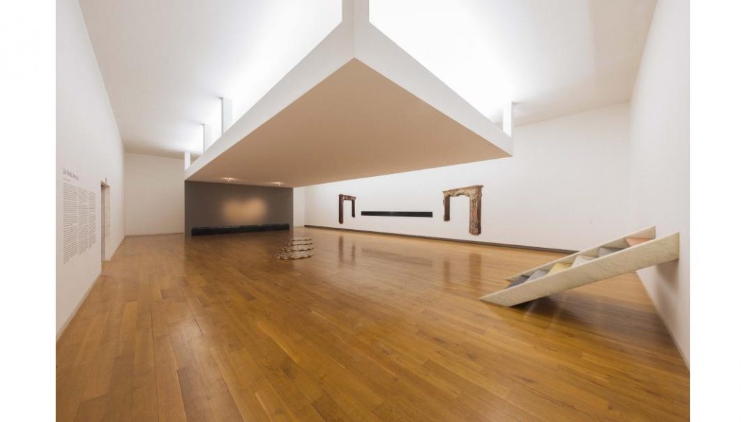 Lluís Hortalà — ‘Ante la ley’https://www.exibart.es/repository/media/2026/05/Expo-LluisHortala-p-28-1068x606.jpg