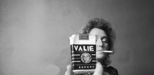 Adiós a VALIE EXPORT, artista feminista y pionera en el ámbito de la performance