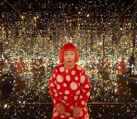 Muere Yayoi Kusama, la mítica artista de los lunares y las ‘Infinity Mirror Rooms’