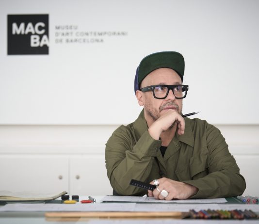 Entre urgencias y metáforas: el MACBA obstinado de Valentín Roma